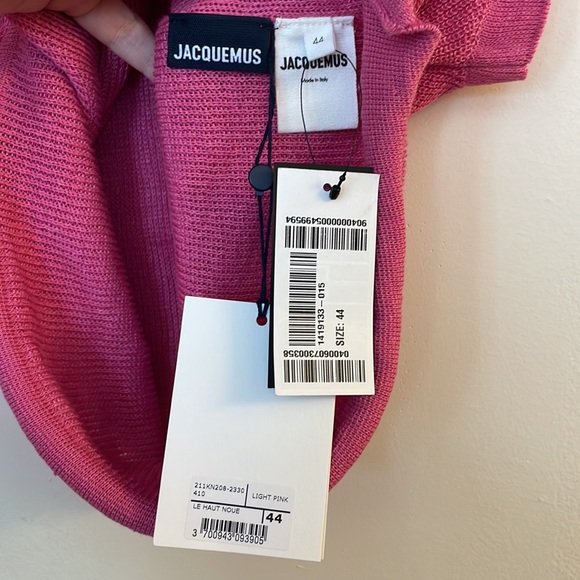 New with tags. Jacquemus sleeveless sweater top. Size 44. - Picture 3 of 7